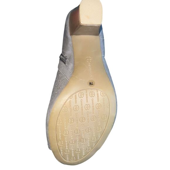 Giani Bernini Angye Memory Foam Perforated Peep Toe Booties - Size 7W *** - Picture 5 of 6